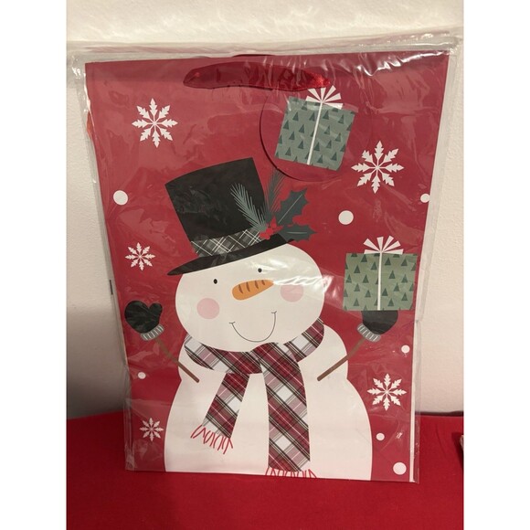 Christmas Gift Bags Boxes Lot Bulk 10-Multiple Sizes Bags 8-Gift Boxes Gift Tags - Picture 4 of 8
